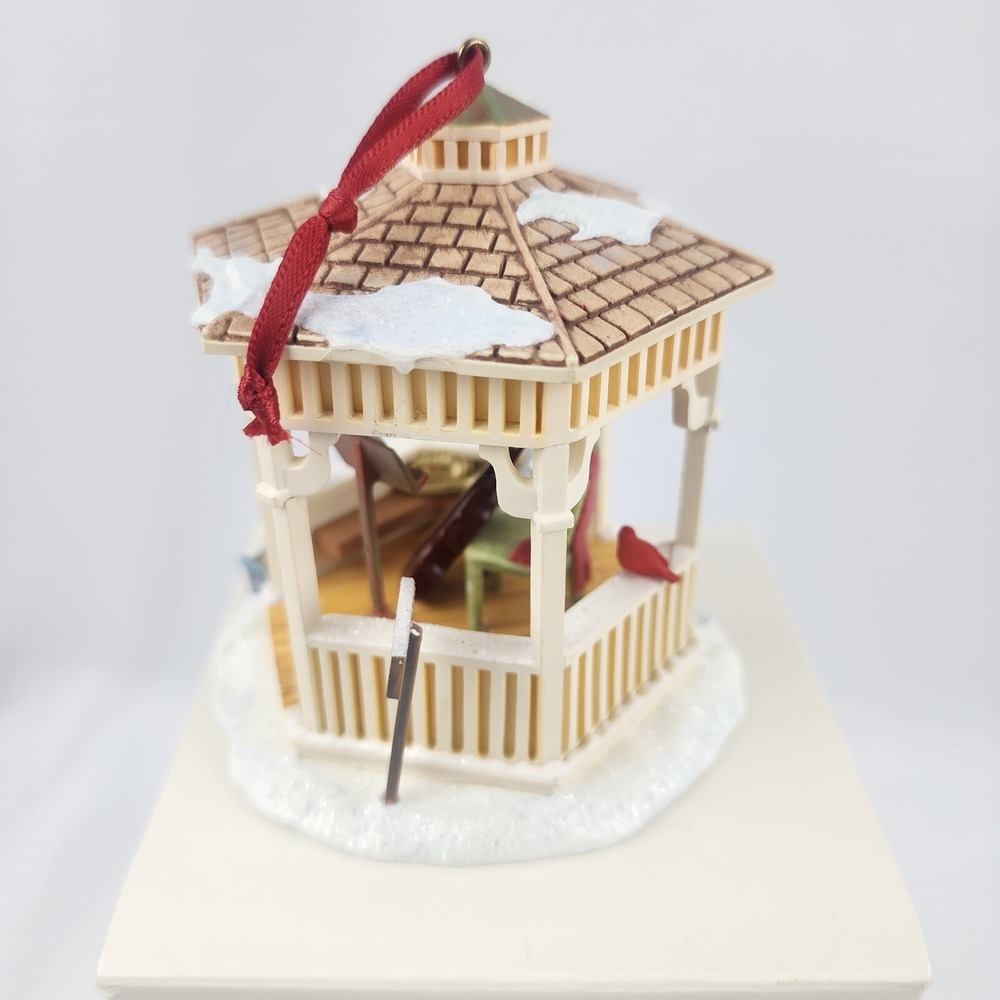 Hallmark 2007 Gazebo Winter Park Keepsake Ornament Musical Instruments detailed‎ - Picture 3 of 5